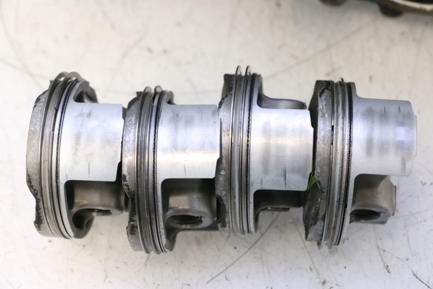 photo de MOTORGEHÄUSE YAMAHA YZF R6 600 (2008 - 2009) - Fokus auf die Struktur