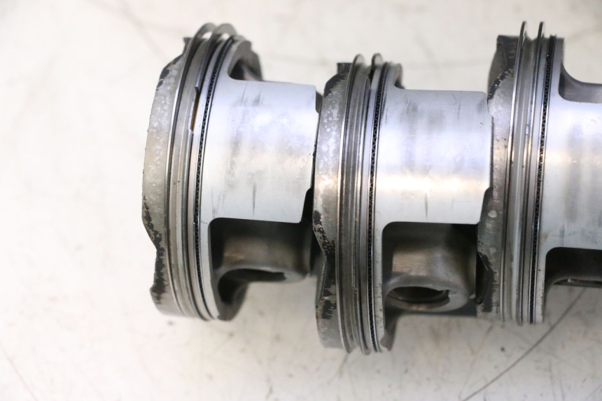 photo de MOTORGEHÄUSE YAMAHA YZF R6 600 (2008 - 2009) - Alternativer Blickwinkel