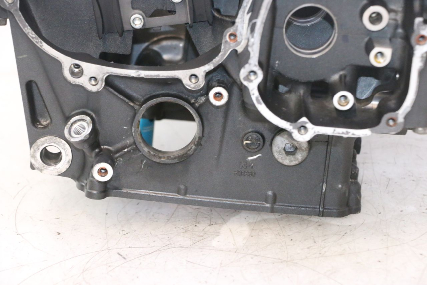 photo de MOTORGEHÄUSE YAMAHA YZF R6 600 (2008 - 2009) - Oberflächenzustand und Material