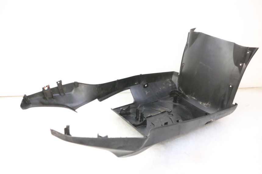 photo de UNTERBODEN KYMCO AGILITY NAKED RENOUVO 2T 50 (2011 - 2018) - Details der Befestigungspunkte