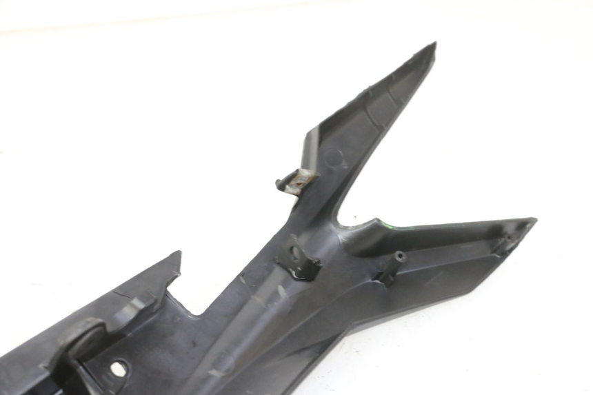 photo de UNTERBODEN HINTEN RECHTS STAHO FH 50 (2018 - 2019) - Alternative Perspektive