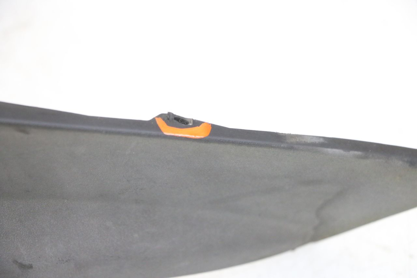 photo de UNTERBODEN HINTEN RECHTS PIAGGIO MP3 LT 300 (2010 - 2016) - Zoom auf Gebrauchszustand