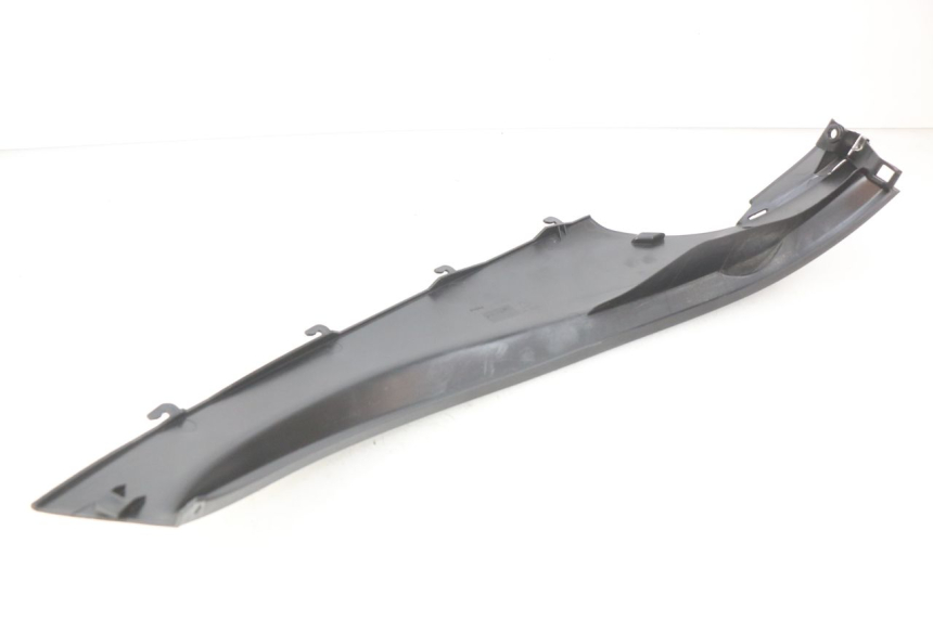 photo de RECHTER HINTERER SEITENSCHWELLER PIAGGIO MP3 500 (2011 - 2015) - Detailansicht des Bauteils