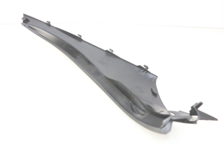 photo de RECHTER HINTERER SEITENSCHWELLER PIAGGIO MP3 500 (2011 - 2015) - Zoom auf Gebrauchszustand