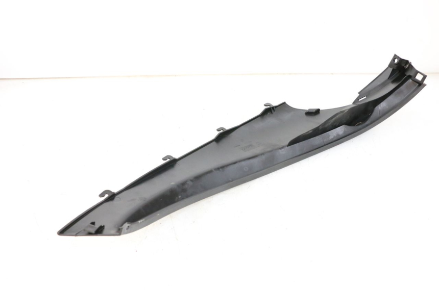 photo de RECHTER HINTERER SEITENSCHWELLER PIAGGIO MP3 500 (2011 - 2015) - Detailansicht des Bauteils