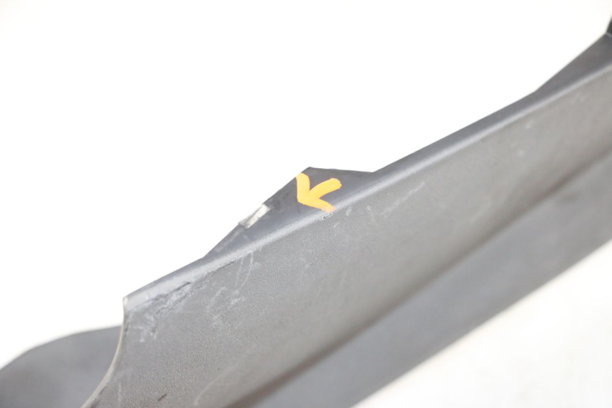 photo de UNTERBODEN HINTEN RECHTS PIAGGIO MP3 RL 250 (2006 - 2010) - Zoom auf Gebrauchszustand