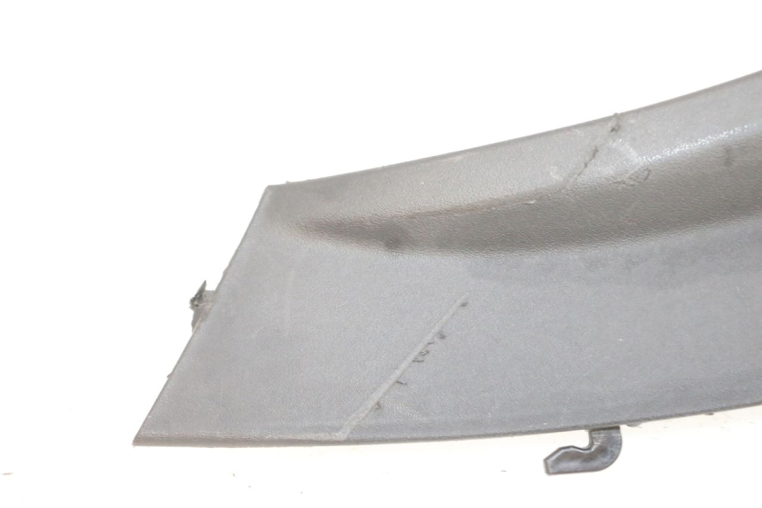 photo de UNTERBODEN HINTEN RECHTS PIAGGIO MP3 RL 250 (2006 - 2010) - Oberflächenzustand und Material