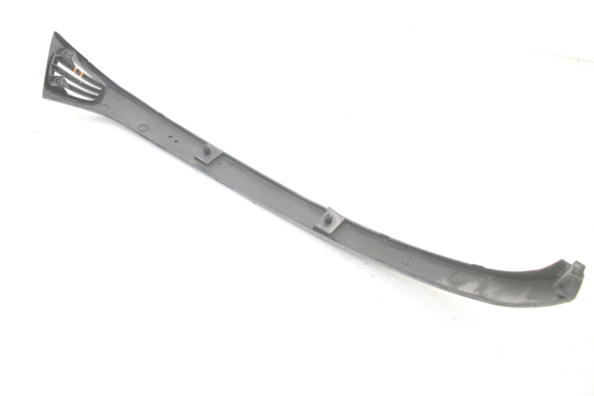 photo de RECHTER HINTERER SEITENSCHWELLER PIAGGIO VESPA LX 2T 50 (2005 - 2013) - Charakteristische Merkmale