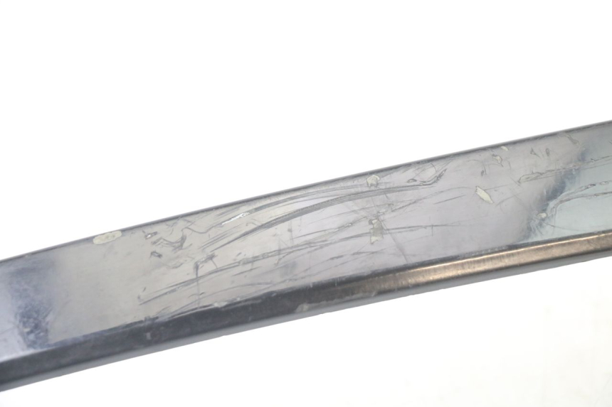 photo de RECHTER HINTERER SEITENSCHWELLER PIAGGIO VESPA LX 2T 50 (2005 - 2013) - Zoom auf Gebrauchszustand