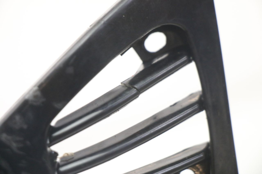 photo de RECHTER HINTERER SEITENSCHWELLER PIAGGIO VESPA LX 2T 50 (2005 - 2013) - Details der Befestigungspunkte