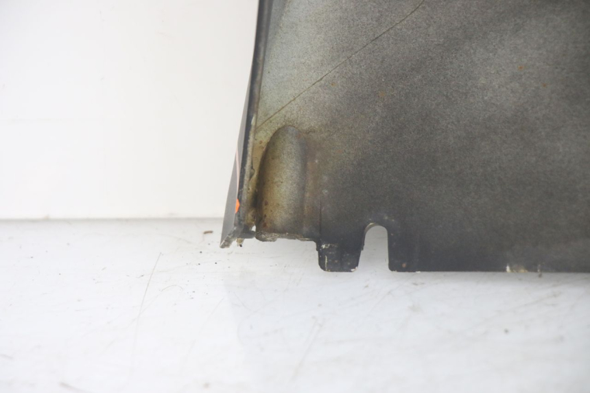 photo de RECHTER HINTERER SEITENSCHWELLER PEUGEOT SPEEDFIGHT 4 4T 50 (2015 - 2020) - Detailansicht des Bauteils