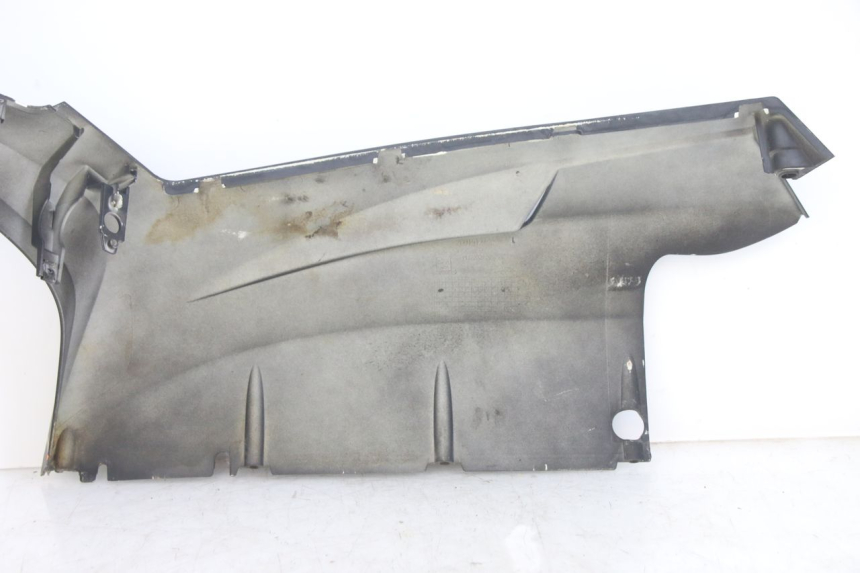 photo de RECHTER HINTERER SEITENSCHWELLER PEUGEOT SPEEDFIGHT 4 4T 50 (2015 - 2020) - Zoom auf Gebrauchszustand