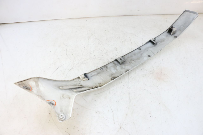 photo de UNTERBODEN HINTEN RECHTS PIAGGIO VESPA GTS SUPER IE 125 (2009 - 2016) - Detailansicht des Bauteils