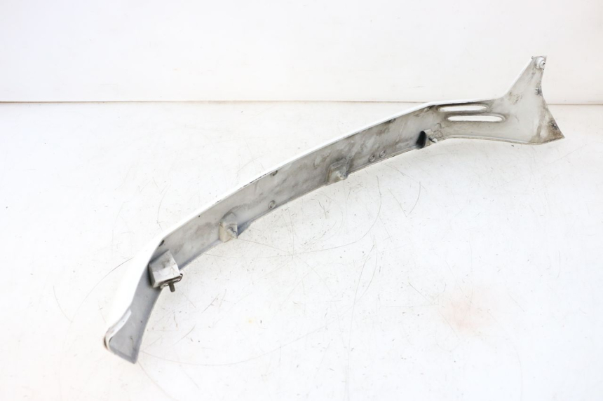 photo de UNTERBODEN HINTEN RECHTS PIAGGIO VESPA GTS SUPER IE 125 (2009 - 2016) - Details der Befestigungspunkte