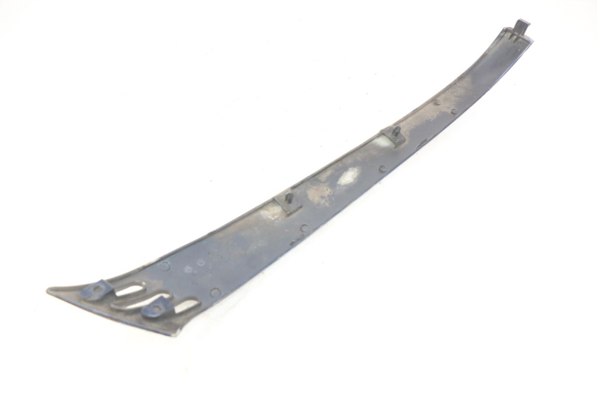 photo de RECHTER HINTERER SEITENSCHWELLER PIAGGIO VESPA LXV 125 (2006 - 2009) - Oberflächenzustand und Material