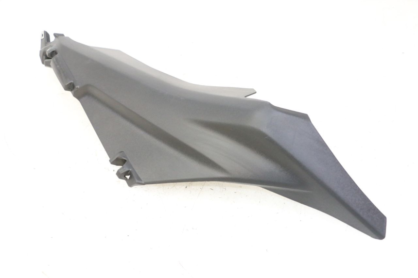 photo de UNTERBODEN HINTEN RECHTS YAMAHA XMAX X-MAX 125 (2021 - 2025) - Details der Befestigungspunkte