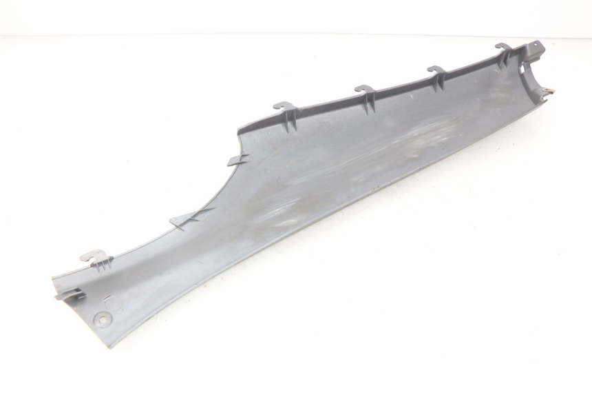 photo de RECHTER HINTERER SEITENSCHWELLER PIAGGIO X9 EVOLUTION 125 (2003 - 2007) - Technische Nahaufnahme