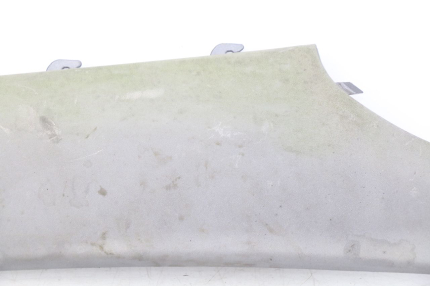 photo de RECHTER HINTERER SEITENSCHWELLER PIAGGIO X9 EVOLUTION 125 (2003 - 2007) - Details der Befestigungspunkte