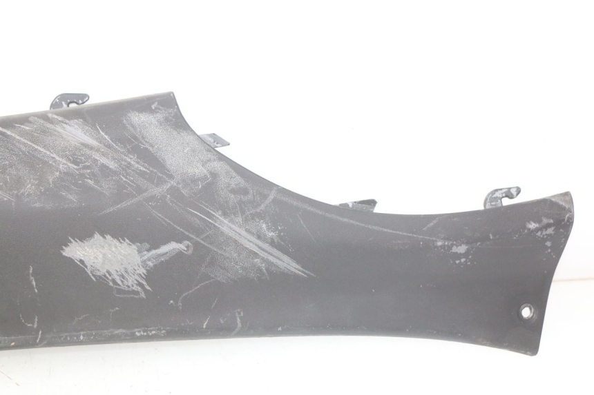 photo de RECHTER HINTERER SEITENSCHWELLER PIAGGIO X9 EVOLUTION 125 (2003 - 2007) - Oberflächenzustand und Material