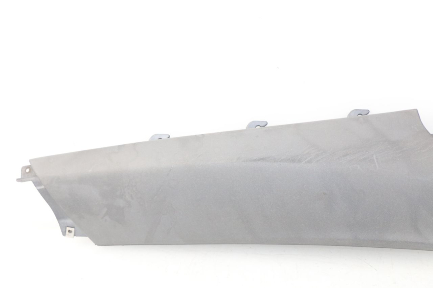 photo de RECHTER HINTERER SEITENSCHWELLER PIAGGIO X9 125 (2000 - 2003) - Gesamtansicht des Produkts