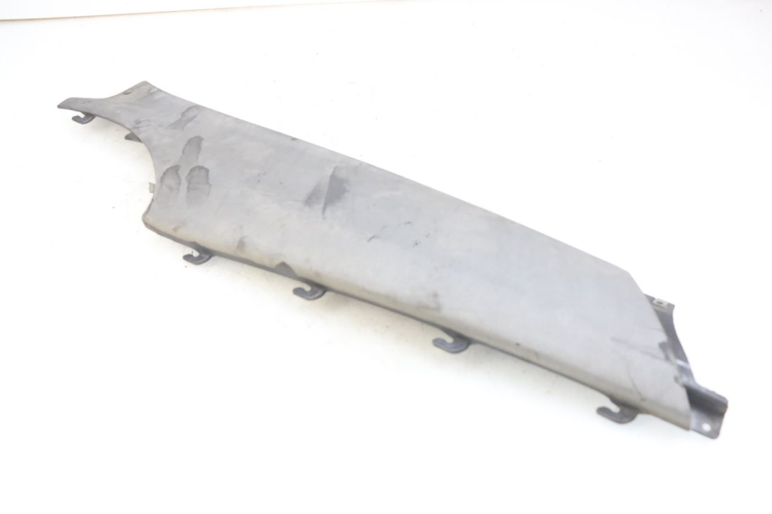 photo de RECHTER HINTERER SEITENSCHWELLER PIAGGIO X9 125 (2000 - 2003) - Technische Nahaufnahme