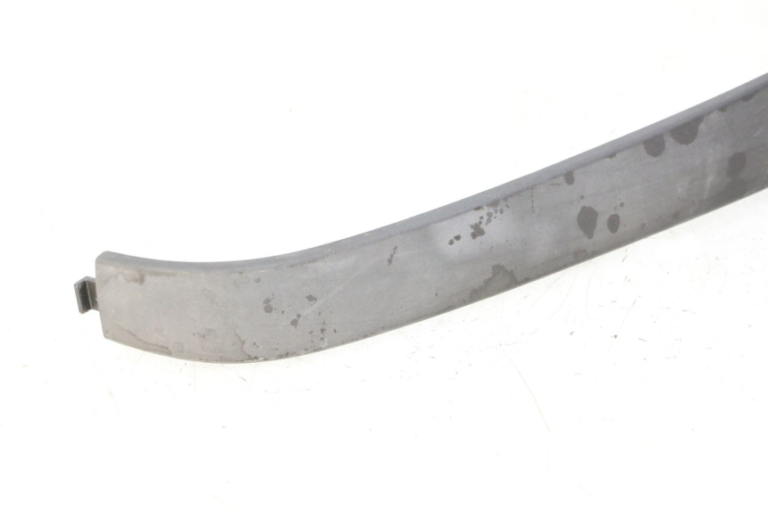 photo de UNTERBODEN HINTEN LINKS PIAGGIO LXV 4T 50 (2009 - 2013) - Oberflächenzustand und Material