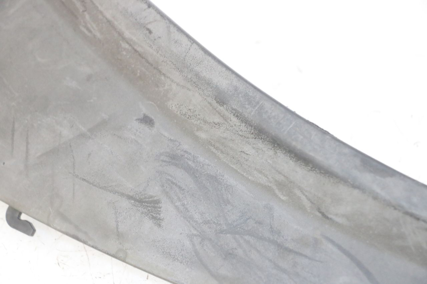 photo de UNTERBODEN HINTEN LINKS PIAGGIO MP3 LT 300 (2010 - 2016) - Details der Befestigungspunkte