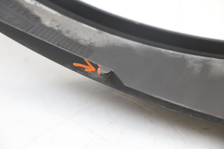 photo de UNTERBODEN HINTEN LINKS PIAGGIO MP3 125 (2006 - 2014) - Oberflächenzustand und Material