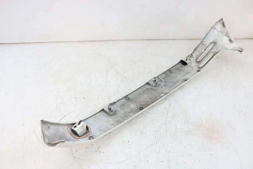 photo de UNTERBODEN HINTEN LINKS PIAGGIO VESPA GTS SUPER IE 125 (2009 - 2016) - Zoom auf Gebrauchszustand