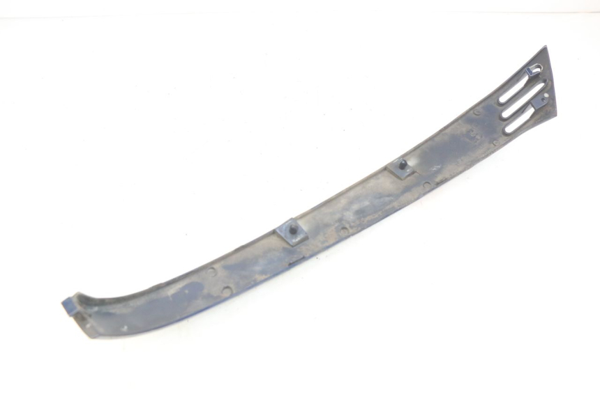 photo de LINKER HINTERER KOTFLüGEL LINKS PIAGGIO VESPA LXV 125 (2006 - 2009) - Zoom auf Gebrauchszustand