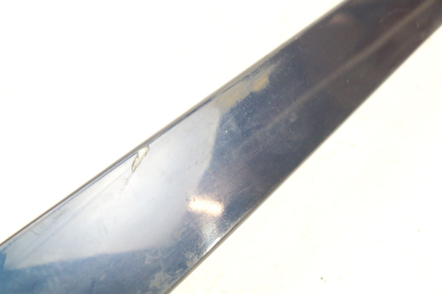 photo de LINKER HINTERER KOTFLüGEL LINKS PIAGGIO VESPA LXV 125 (2006 - 2009) - Details der Befestigungspunkte