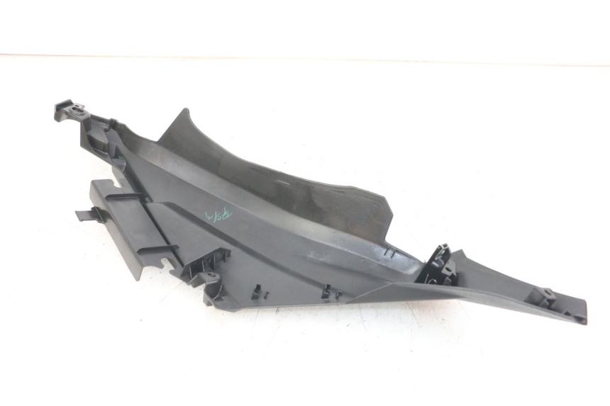 photo de LINKER HINTERER KOTFLüGEL LINKS YAMAHA XMAX X-MAX ABS 125 (2017 - 2020) - Zoom auf Gebrauchszustand