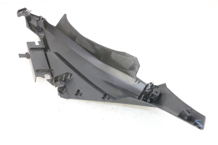 photo de UNTERBODEN HINTEN LINKS YAMAHA XMAX X-MAX 125 (2021 - 2025) - Zoom auf Gebrauchszustand