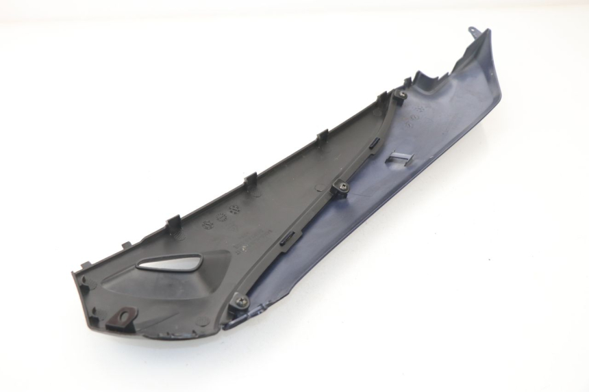 photo de UNTERBODEN RECHTS KYMCO AGILITY CITY 16P 125 (2015 - 2021) - Kennzeichnungen und Originalreferenzen