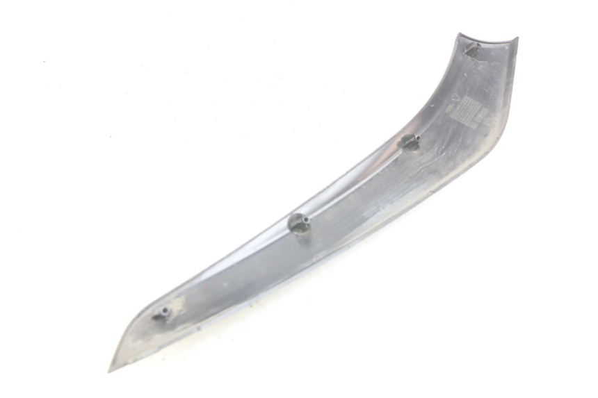 photo de RECHTER SEITENSCHWELLER PIAGGIO BEVERLY 125 (2010 - 2015) - Detailansicht des Bauteils