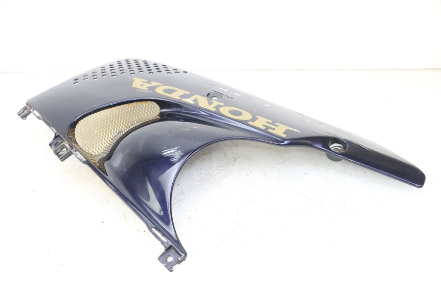 photo de UNTERBODEN RECHTS HONDA CBR RR FIREBLADE 900 (1992 - 1994) - Details der Befestigungspunkte