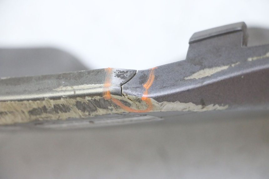 photo de RECHTER SEITENSCHWELLER KYMCO DINK STREET 125 (2009 - 2014) - Zoom auf Gebrauchszustand