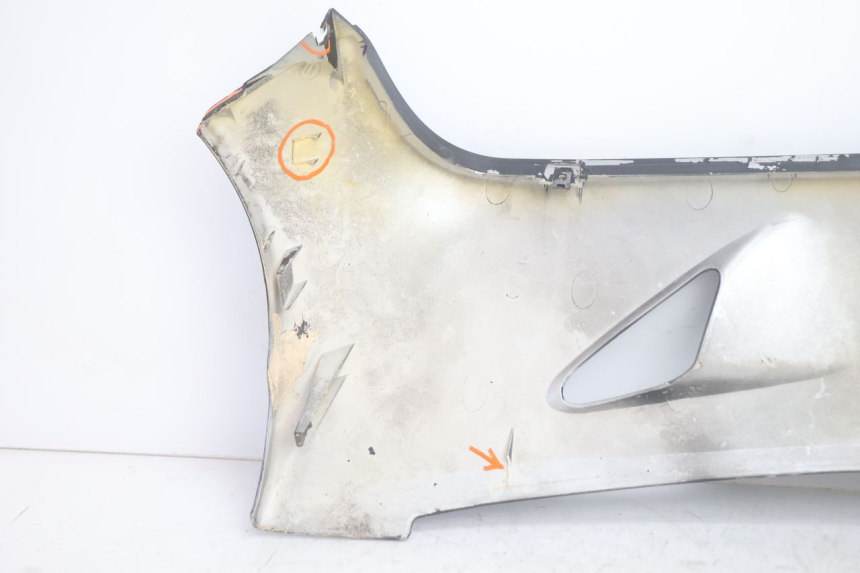 photo de UNTERBODEN RECHTS HONDA FJS SILVER WING SILVERWING 400 (2005 - 2008) - Kennzeichnungen und Originalreferenzen