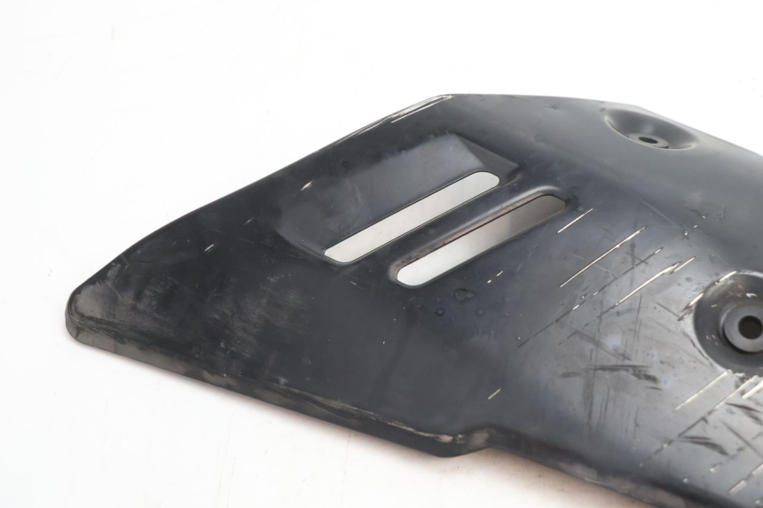 photo de UNTERBODEN RECHTS SUZUKI GSR 600 (2005 - 2012) - Detailansicht des Bauteils