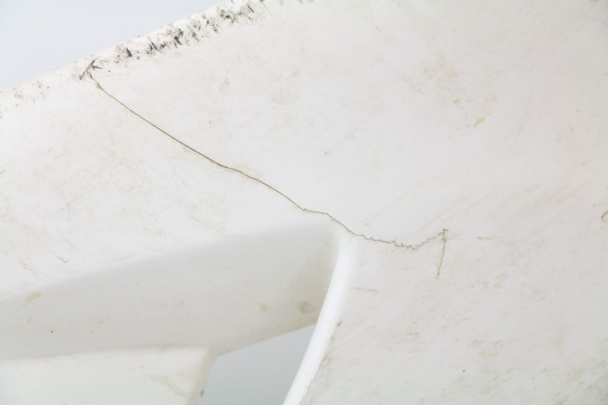 photo de UNTERBODEN RECHTS PEUGEOT JET FORCE CARBU 50 (2003 - 2016) - Kennzeichnungen und Originalreferenzen