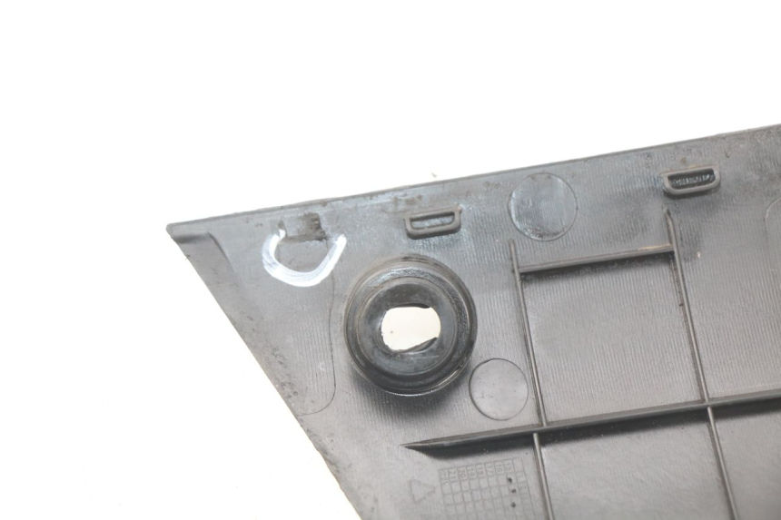 photo de RECHTER SEITENSCHWELLER PEUGEOT KISBEE 2T 50 (2010 - 2017) - Technische Nahaufnahme