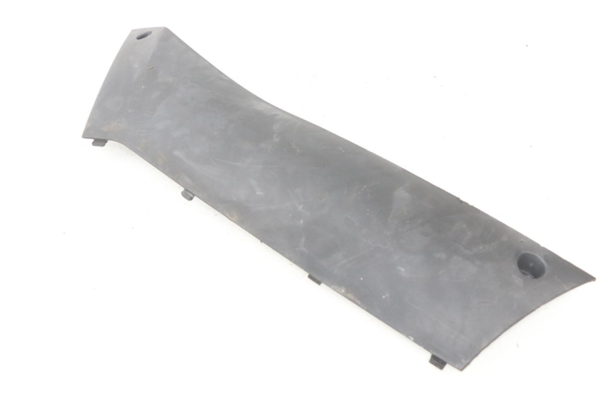 photo de RECHTER SEITENSCHWELLER PEUGEOT KISBEE 2T 50 (2010 - 2017) - Details der Befestigungspunkte