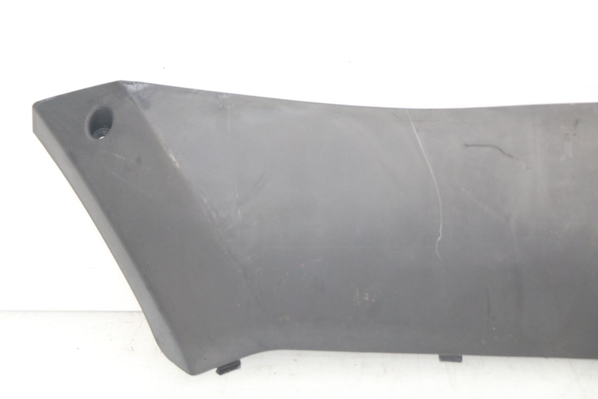 photo de RECHTER SEITENSCHWELLER PEUGEOT KISBEE 2T 50 (2010 - 2017) - Details der Befestigungspunkte