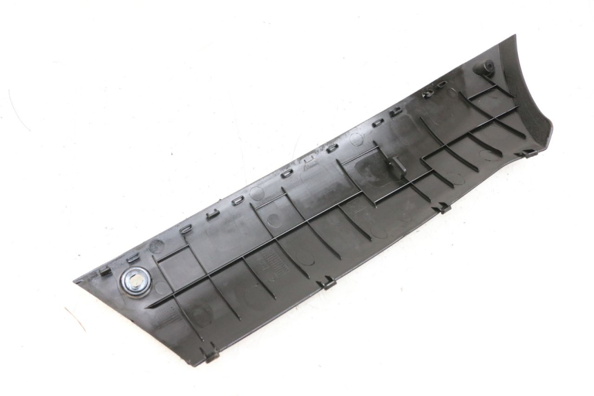 photo de RECHTER SEITENSCHWELLER PEUGEOT KISBEE 4T 50 (2018 - 2022) - Detailansicht des Bauteils