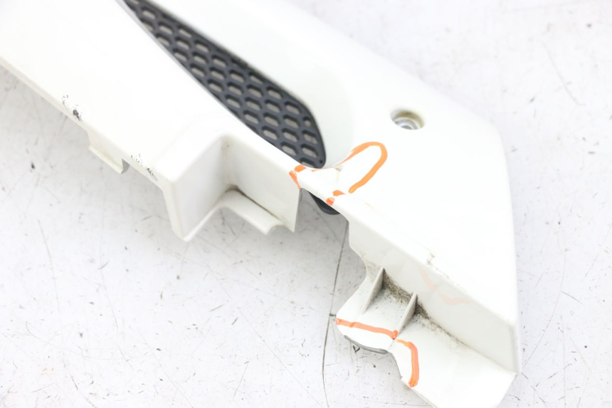 photo de RECHTER SEITENSCHWELLER KYMCO LIKE 125 (2009 - 2016) - Details der Befestigungspunkte