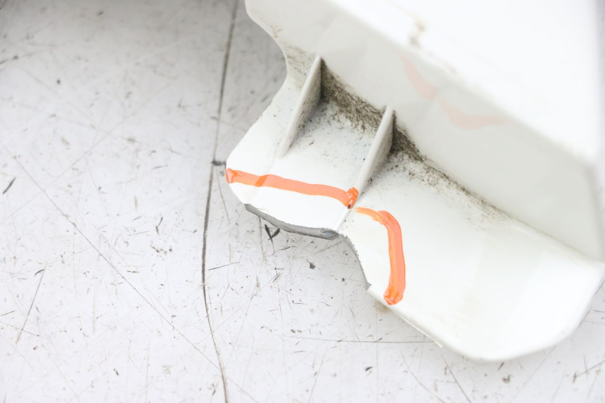 photo de RECHTER SEITENSCHWELLER KYMCO LIKE 125 (2009 - 2016) - Oberflächenzustand und Material