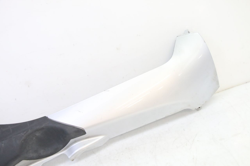 photo de RECHTER SEITENSCHWELLER PIAGGIO MP3 500 (2014 - 2017) - Zoom auf Gebrauchszustand