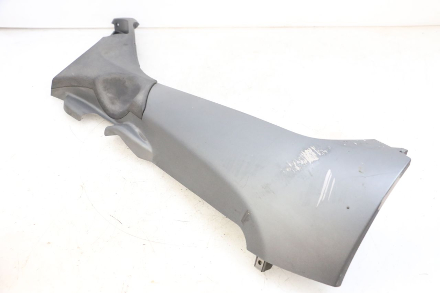 photo de UNTERBODEN RECHTS PIAGGIO MP3 500 (2016 - 2018) - Details der Befestigungspunkte