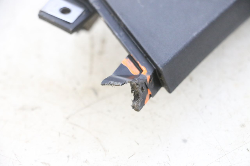 photo de UNTERBODEN RECHTS PIAGGIO MP3 RL 250 (2006 - 2010) - Zoom auf Gebrauchszustand