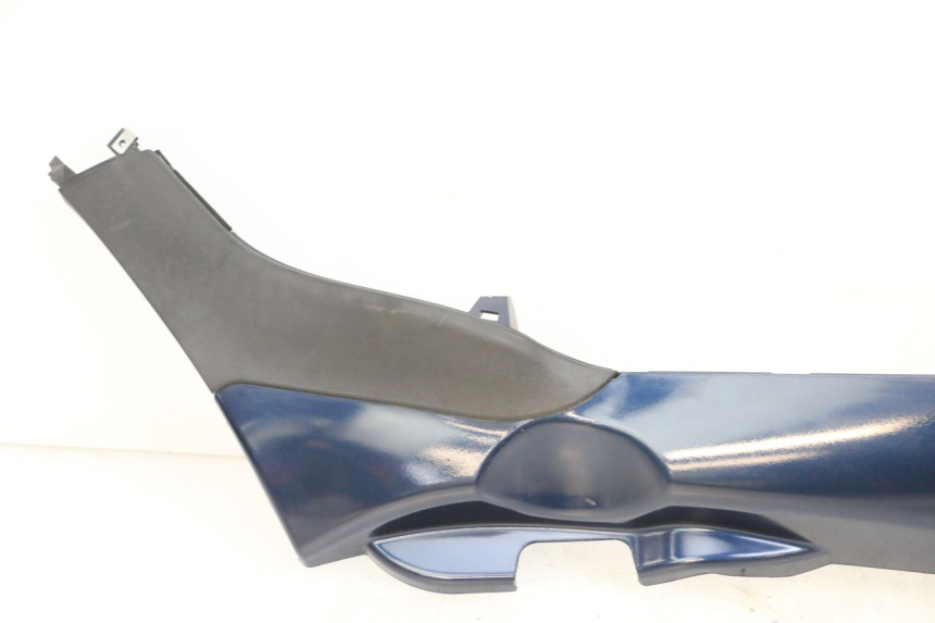 photo de UNTERBODEN RECHTS PIAGGIO MP3 RL 250 (2006 - 2010) - Kennzeichnungen und Originalreferenzen